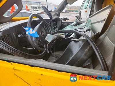 Zdjęcie 7 z 13 samochodu: 2023 GMC SAVANA BOX TRUCK VIN:7GZ37TC71PN003203 - miniatura