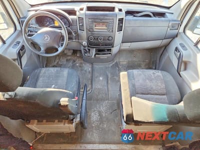 Zdjęcie 8 z 12 samochodu: 2014 MERCEDES BENZ SPRINTER 2500 VIN:WD3PE7DC3E5921517 - miniatura