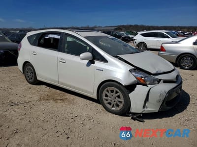 Czwarte zdjęcie samochodu z boku: 2017 TOYOTA PRIUS V THREE VIN:JTDZN3EU9HJ065800 - miniatura