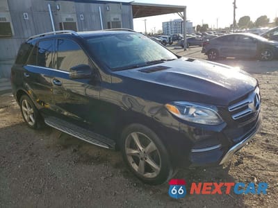 Czwarte zdjęcie samochodu z boku: 2016 MERCEDES-BENZ GLE 350 VIN:4JGDA5JB6GA683429 - miniatura