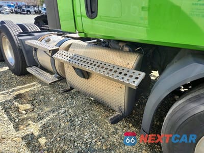 Zdjęcie 9 z 10 samochodu: 2020 FREIGHTLINER CASCADIA 116 SEMI TRUCK VIN:1FUJHTDV7LLLC2050 - miniatura