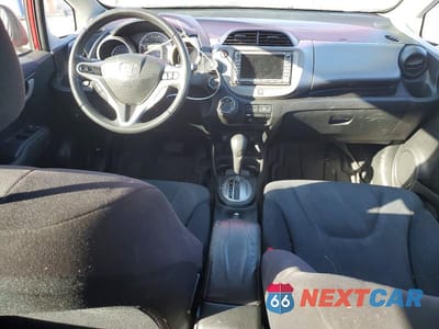 Zdjęcie 8 z 11 samochodu: 2011 HONDA FIT SPORT VIN:JHMGE8H63BC000078 - miniatura