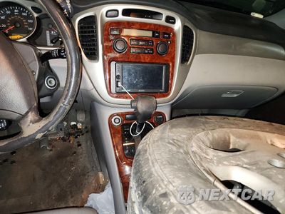Zdjęcie 8 z 14 samochodu: 2004 TOYOTA HIGHLANDER LIMITED VIN:JTEDP21AX40043021 - miniatura
