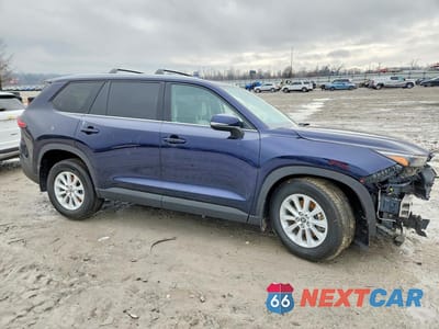 Czwarte zdjęcie samochodu z boku: 2025 TOYOTA GRAND HIGHLANDER HYBRID XLE VIN:5TDACAB57SS058777 - miniatura