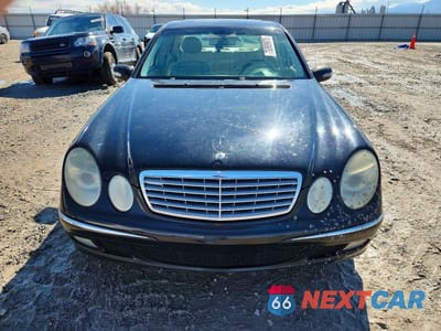 Piąte zdjęcie samochodu w środku: 2003 MERCEDES-BENZ E 500 VIN:WDBUF70J93A133595 - miniatura