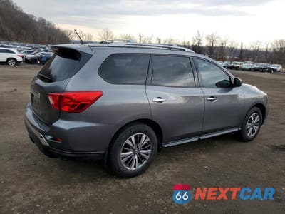 Trzecie zdjęcie samochodu z tyłu: 2018 NISSAN PATHFINDER S VIN:5N1DR2MN0JC655120 - miniatura