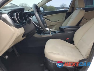 Zdjęcie 7 z 11 samochodu: 2012 KIA OPTIMA LX VIN:5XXGM4A76CG089260 - miniatura