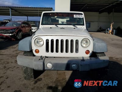 Piąte zdjęcie samochodu w środku: 2010 JEEP WRANGLER VIN:1J4AA2D13AL173487 - miniatura