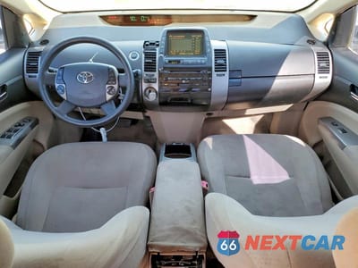 Zdjęcie 8 z 13 samochodu: 2005 TOYOTA PRIUS BASE VIN:JTDKB20UX57021065 - miniatura