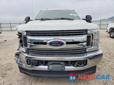 Piąte zdjęcie samochodu w środku: 2018 FORD F350 SUPER DUTY VIN:1FT8W3B64JEC22307 - miniatura