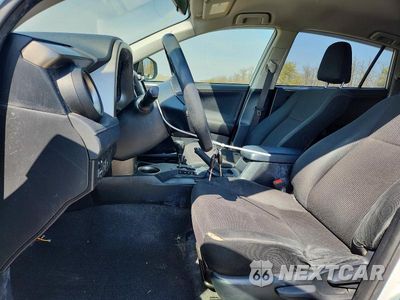 Zdjęcie 7 z 13 samochodu: 2015 TOYOTA RAV4 LE VIN:JTMBFREV9FJ043545 - miniatura
