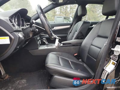 Zdjęcie 7 z 11 samochodu: 2014 MERCEDES-BENZ C 250 VIN:WDDGF4HB9EG207100 - miniatura