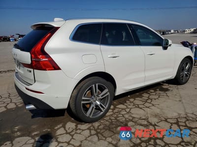 Trzecie zdjęcie samochodu z tyłu: 2019 VOLVO XC60 T5 VIN:LYV102RK1KB322589 - miniatura