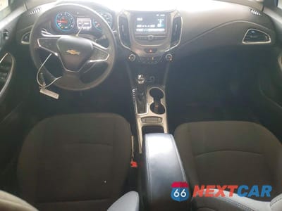 Zdjęcie 8 z 12 samochodu: 2017 CHEVROLET CRUZE LT VIN:1G1BE5SM4H7258427 - miniatura