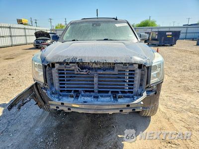 Piąte zdjęcie samochodu w środku: 2017 GMC YUKON DENALI VIN:1GKS2CKJ5HR163765 - miniatura