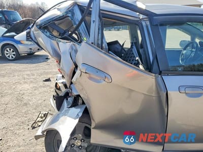 Zdjęcie 10 z 12 samochodu: 2008 HONDA FIT SPORT VIN:JHMGD38688S029242 - miniatura