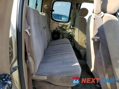 Zdjęcie 10 z 13 samochodu: 2002 TOYOTA TUNDRA SR5 V8 VIN:5TBRT34112S256613 - miniatura