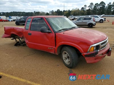 Czwarte zdjęcie samochodu z boku: 1996 CHEVROLET S TRUCK S10 VIN:1GCCS19X8T8231005 - miniatura