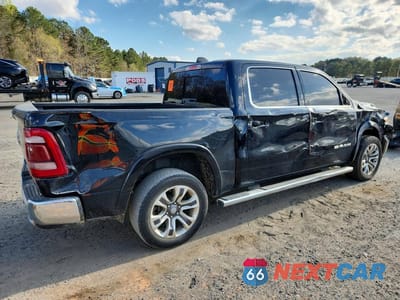 Trzecie zdjęcie samochodu z tyłu: 2021 RAM 1500 LONGHORN VIN:1C6SRFKT9MN642645 - miniatura