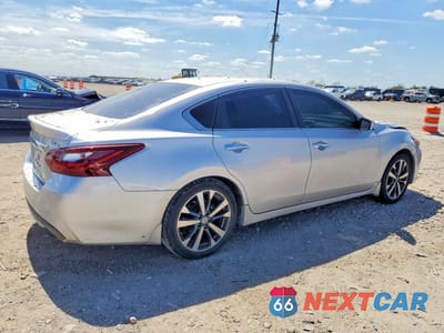 Trzecie zdjęcie samochodu z tyłu: 2017 NISSAN ALTIMA 2.5 SR VIN:1N4AL3APXHC230086 - miniatura