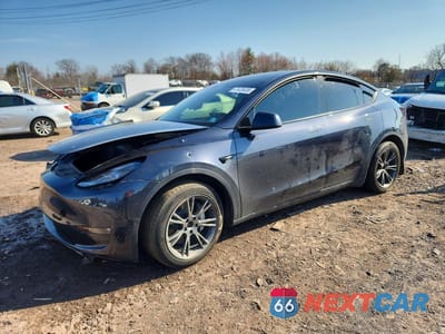 2025 TESLA MODEL Y 7SAYGAEE6SF296500 - główne zdjęcie licytacji z USA - miniatura