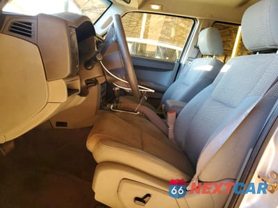 Zdjęcie 7 z 13 samochodu: 2006 JEEP COMMANDER VIN:1J8HH48KX6C254078 - miniatura