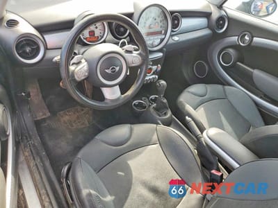 Zdjęcie 8 z 12 samochodu: 2009 MINI COOPER S VIN:WMWMF73589TW87141 - miniatura