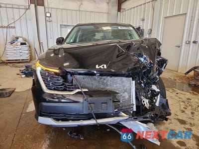 Piąte zdjęcie samochodu w środku: 2025 KIA SORENTO LX VIN:5XYRG4JC6SG361989 - miniatura