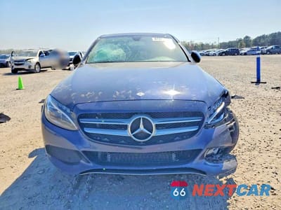 Piąte zdjęcie samochodu w środku: 2015 MERCEDES-BENZ C 300 4MATIC VIN:55SWF4KBXFU020585 - miniatura