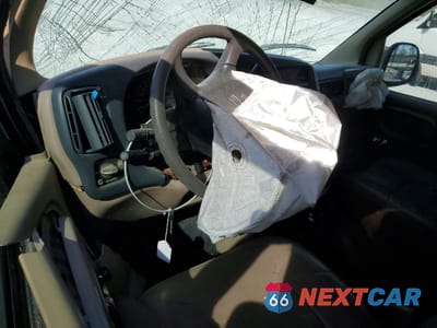 Zdjęcie 8 z 13 samochodu: 2002 GMC SAVANA G2500 VIN:1GTGG25R621184712 - miniatura