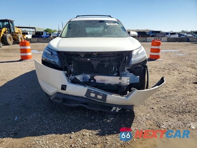 Piąte zdjęcie samochodu w środku: 2022 NISSAN PATHFINDER SV VIN:5N1DR3BB3NC217597 - miniatura