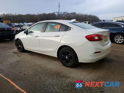 Drugie zdjęcie samochodu z przodu: 2017 CHEVROLET CRUZE LT VIN:1G1BE5SM6H7241211 - miniatura