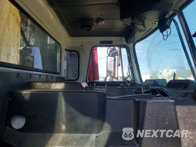 Piąte zdjęcie samochodu w środku: 2012 AUTOCAR XPEDITOR REFUSE TRUCK VIN:5VCACLLE0CH213558 - miniatura