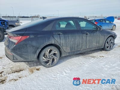 Trzecie zdjęcie samochodu z tyłu: 2025 HYUNDAI ELANTRA SEL SPORT VIN:KMHLM4DG3SU971064 - miniatura