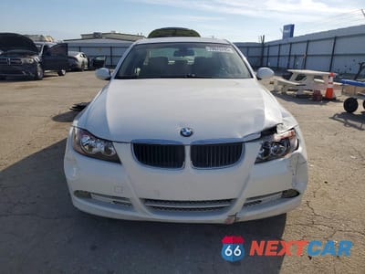 Piąte zdjęcie samochodu w środku: 2006 BMW 325 I VIN:WBAVB13516PT10555 - miniatura