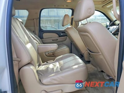 Zdjęcie 11 z 12 samochodu: 2007 GMC YUKON XL DENALI VIN:1GKFK66827J364613 - miniatura