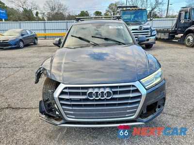 Piąte zdjęcie samochodu w środku: 2020 AUDI Q5 PREMIUM VIN:WA1ANAFY3L2036826 - miniatura