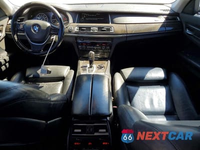 Zdjęcie 8 z 12 samochodu: 2013 BMW 750 LI VIN:WBAYE8C54DDE22197 - miniatura