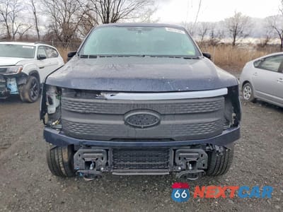 Piąte zdjęcie samochodu w środku: 2024 FORD F150 LIGHTNING XLT VIN:1FT6W3L74RWG26910 - miniatura