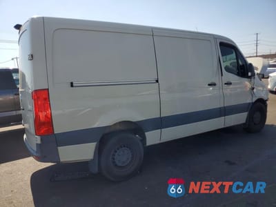 Trzecie zdjęcie samochodu z tyłu: 2021 MERCEDES BENZ SPRINTER 2500 DELIVERY VAN VIN:W1W4DBHY0MT050062 - miniatura