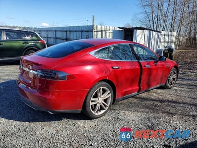Trzecie zdjęcie samochodu z tyłu: 2015 TESLA MODEL S 85 VIN:5YJSA1H16FFP78354 - miniatura