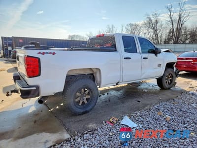 Trzecie zdjęcie samochodu z tyłu: 2017 CHEVROLET SILVERADO K1500 CUSTOM VIN:1GCVKPEC9HZ114985 - miniatura