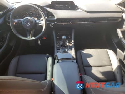 Zdjęcie 8 z 12 samochodu: 2025 MAZDA 3 SELECT SPORT VIN:JM1BPABM0S1769010 - miniatura