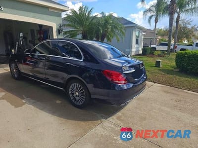 Trzecie zdjęcie samochodu z tyłu: 2015 MERCEDES-BENZ C 300 4MATIC VIN:55SWF4KB5FU014001 - miniatura