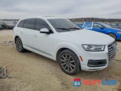 Czwarte zdjęcie samochodu z boku: 2017 AUDI Q7 PREMIUM PLUS VIN:WA1LAAF72HD037697 - miniatura