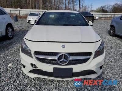 Piąte zdjęcie samochodu w środku: 2015 MERCEDES-BENZ CLA 250 VIN:WDDSJ4EB4FN161962 - miniatura