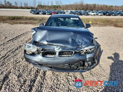 Piąte zdjęcie samochodu w środku: 2018 BMW 330 I VIN:WBA8B9G53JNU99297 - miniatura