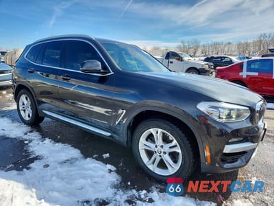 Czwarte zdjęcie samochodu z boku: 2021 BMW X3 XDRIVE30I VIN:5UXTY5C06M9D79670 - miniatura