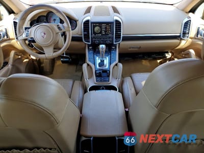 Zdjęcie 8 z 13 samochodu: 2011 PORSCHE CAYENNE S VIN:WP1AB2A24BLA45257 - miniatura