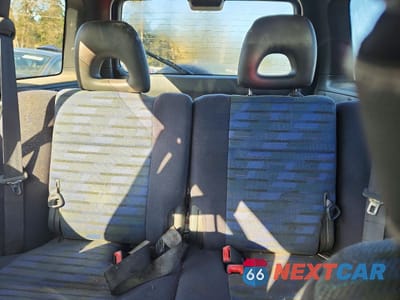Zdjęcie 10 z 14 samochodu: 1997 TOYOTA RAV4 VIN:JT3HP10V5V7032199 - miniatura